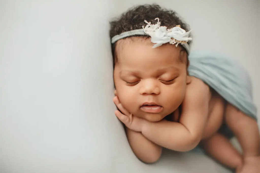 safe newborn photography poses for your little one